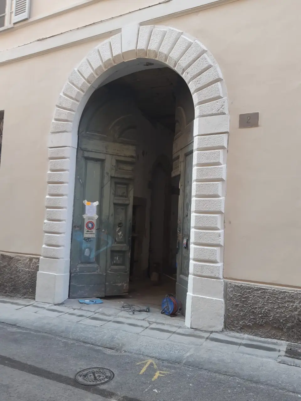 Portale durante l'intervento - TRATTAMENTI POLETTO